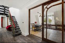 Recently refurbished penthouse apartment in prime Mayfair Village