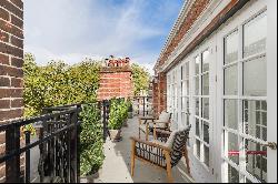 Recently refurbished penthouse apartment in prime Mayfair Village