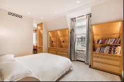 Recently refurbished penthouse apartment in prime Mayfair Village