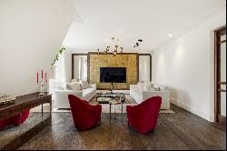 Recently refurbished penthouse apartment in prime Mayfair Village