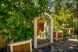 Sunny Cottage with Panoramic Views