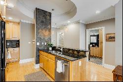 Luxury Condo In Prime Location!