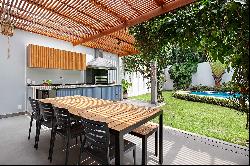 Renovated house just meters from Severo Gomes Park