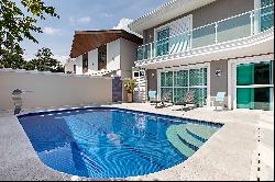 Renovated house in a residential enclave just meters from Parque Severo Gomes