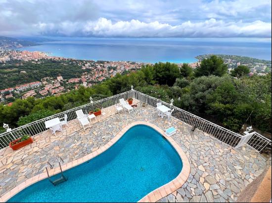 VILLA/HOUSE ROQUEBRUNE CAP MARTIN