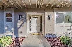 Great Detached Townhome in Los Gatos!