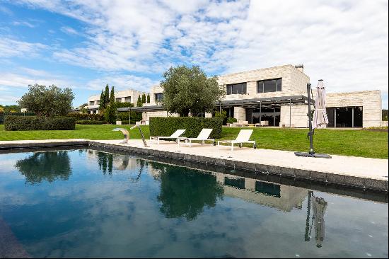 Magnificent villa in La Finca