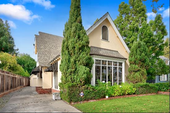 Desirable and Coveted Burlingame Park Location! 