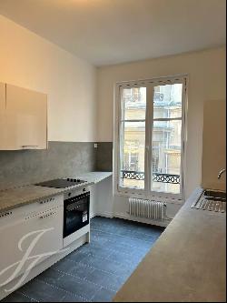 Paris 8e - RUE DE MARIGAN - 4 rooms - 2 bedrooms - balcony