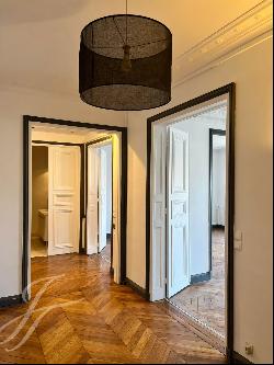 Paris 8e - RUE DE MARIGAN - 4 rooms - 2 bedrooms - balcony