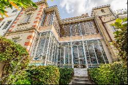 Prestigious Townhouse - 454 m² near Parc Bordelais