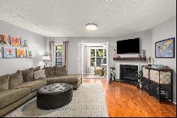 Picture Perfect Buckhead Condo - Fireplace and Flex Space