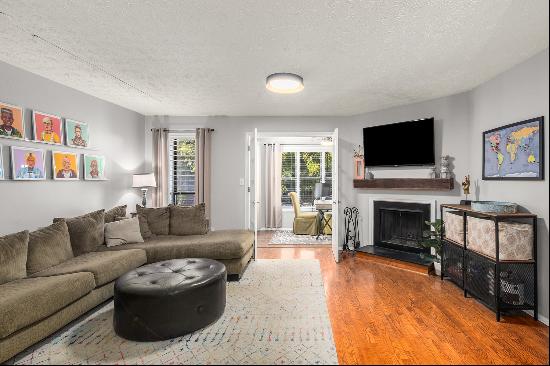 Picture Perfect Buckhead Condo - Fireplace and Flex Space