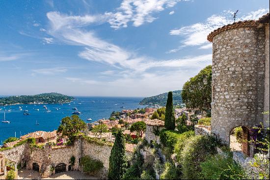 Exceptional historic bastide in Villefranche-sur-Mer with panoramic sea views