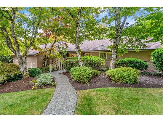 53 TOUCHSTONE Lake Oswego, OR 97035