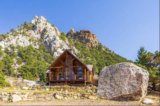 Luxury Cabin on 14 Acres Base of Uinta Mountains at White Rocks