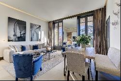 Live in the heart of Cannes Montrose in an exceptional apartment with sea view