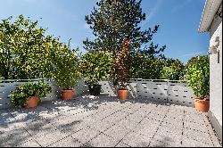 Spacious penthouse with fantastic roof terrace in top location Herzogpark