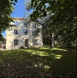 Saint-Germain-en-Laye - An ideal family home