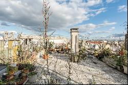 Paris 9th District - A 3-bed apartment with three terraces