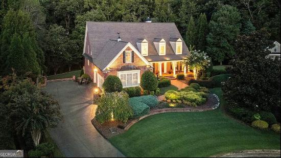 luxurious home in sought-after Park at Latimer Farms