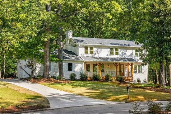 Gorgeous home in sought-after Branches neighborhood