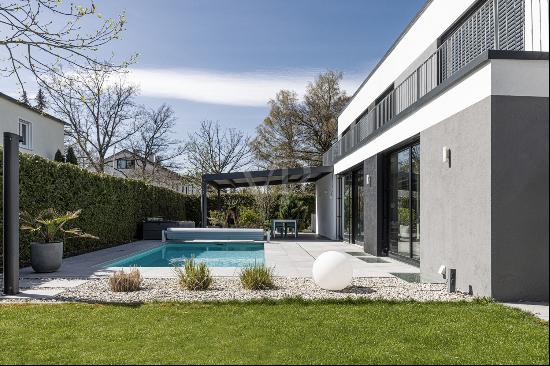 spectacular Bauhaus-style villa