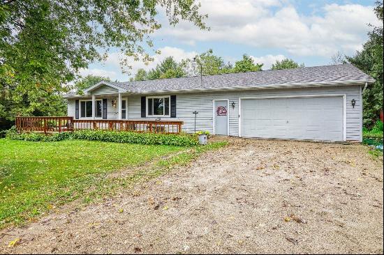 10558 HOFFMAN Road, New London WI 54961