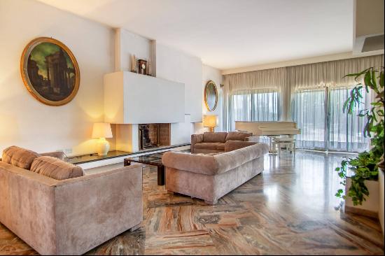 Private Villa for sale in Roma (Italy)