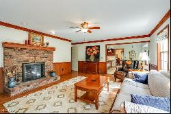 16620 Mohican Trail, Chagrin Falls OH 44023