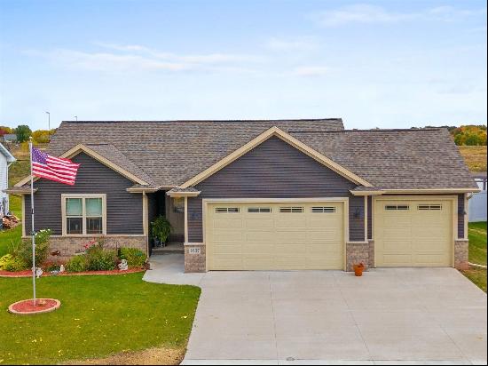 1037 GRASSY MEADOW Lane, Menasha WI 54952