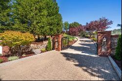 6585 Redwood Retreat Road, Gilroy CA 95020