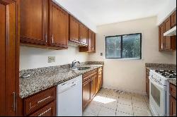 29 Stonegate #D, Branford CT 06405