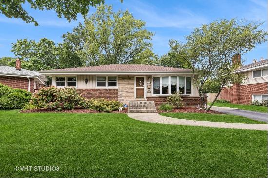 130 S Reuter Drive, Arlington Heights IL 60005