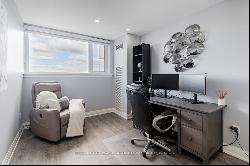 270 Scarlett Rd Unit 611, Toronto ON M6N4X7