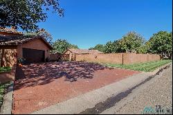 208 Sandzen Dr, Clovis NM 88101