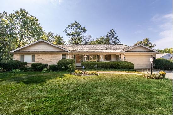 1137 Inverlieth Road, Lake Forest IL 60045