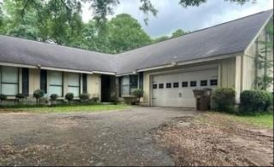 1820 Timberly Road E, Mobile AL 36609