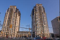 202 Burnhamthorpe Rd Unit 1305, Mississauga ON L5A4L4