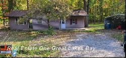 5170 N Shore Road, Pinconning Twp MI 48650