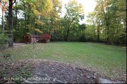 5170 N Shore Road, Pinconning Twp MI 48650