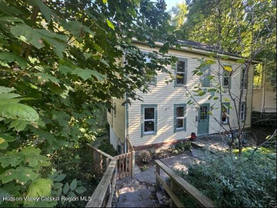 38 Valley Street, Saugerties NY 12477