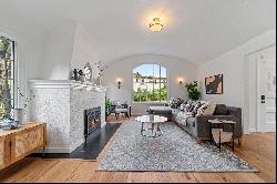 Handsome Residence by Lake Merritt. Live Close to Everything!