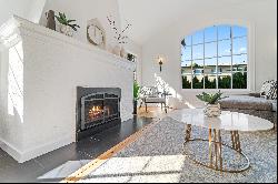 Handsome Residence by Lake Merritt. Live Close to Everything!