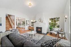 Handsome Residence by Lake Merritt. Live Close to Everything!