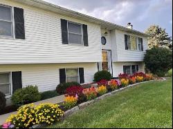 4 Clyde Court, Staatsburg NY 12580