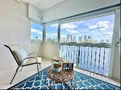 462 Golden Isles Dr Unit 311, Hallandale Beach FL 33009