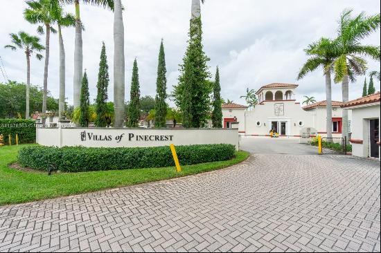 6713 N Kendall Dr Unit 601, Pinecrest FL 33156