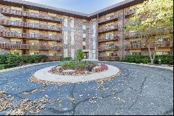 120 Lakeview Drive #122, Bloomingdale IL 60108