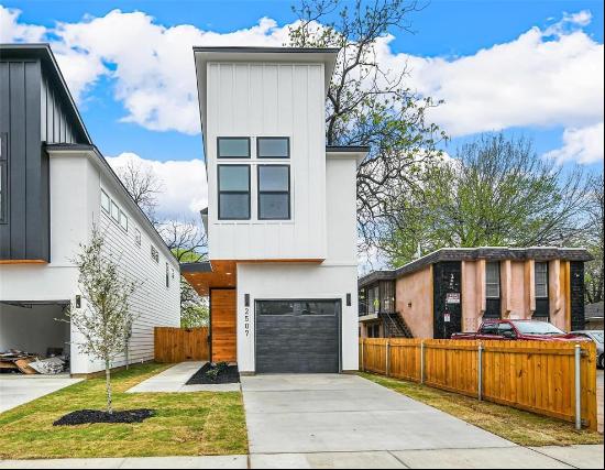 2505 Birmingham Avenue, Dallas TX 75215